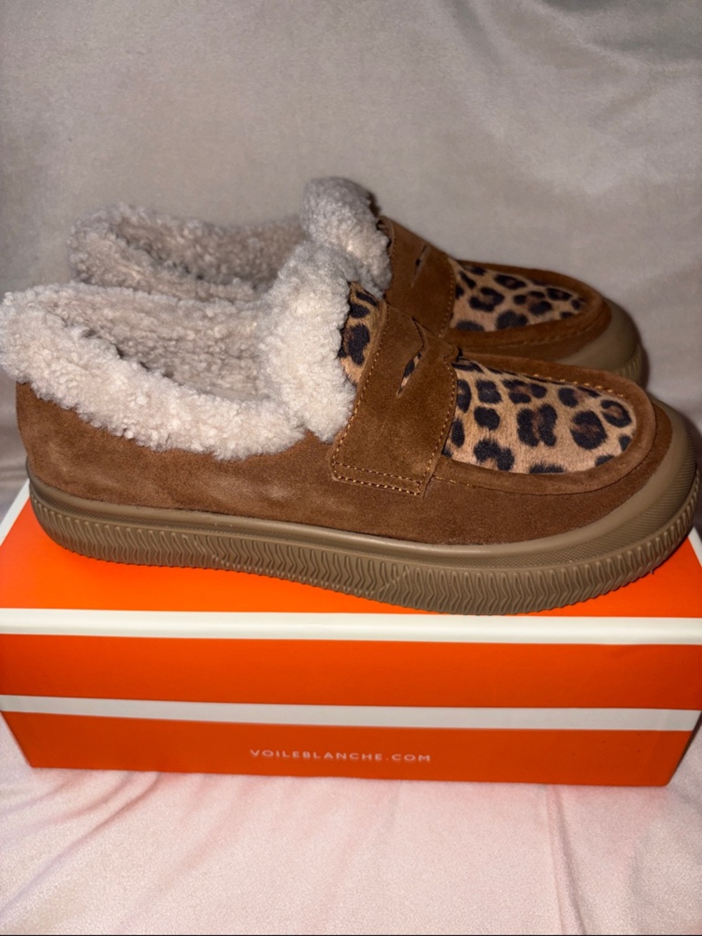 NWT VOILE BLANCHE PAN Genuine Shearling Loafer in Brown - Picture 10 of 16